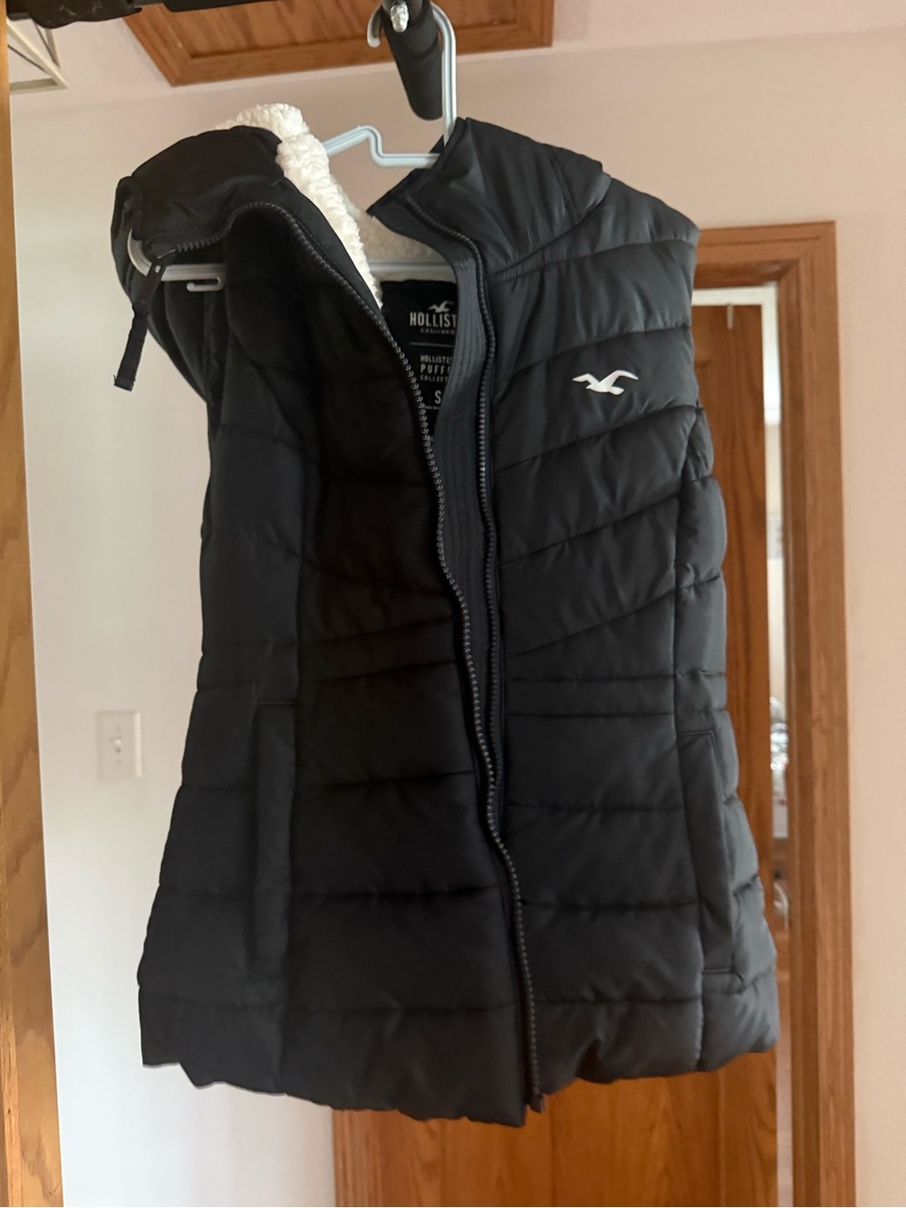 Hollister Black Quilted Puffer Vest with Sherpa-Lined Hood